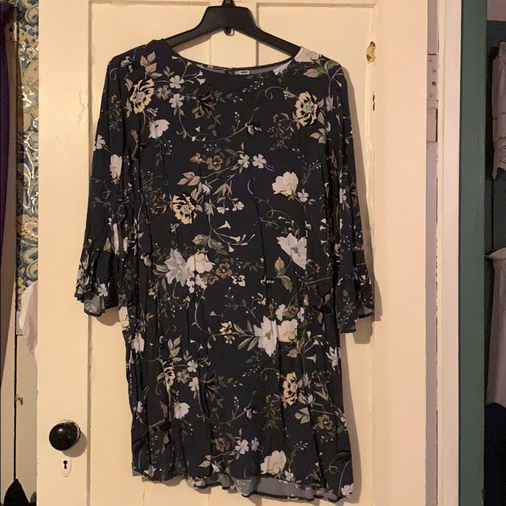 Old Navy. Gray floral shift dress. XXL